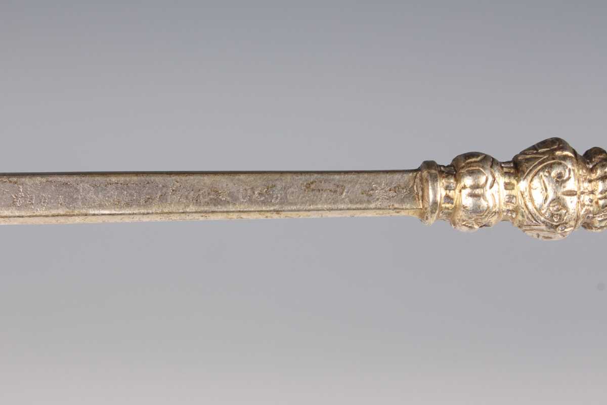 A mid-17th century provincial silver seal top spoon, probably West Country, with fig shaped bowl, - Image 5 of 7