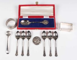A set of six late Victorian silver coffee spoons, Sheffield 1900 by R.F. Mosley & Co, and a small