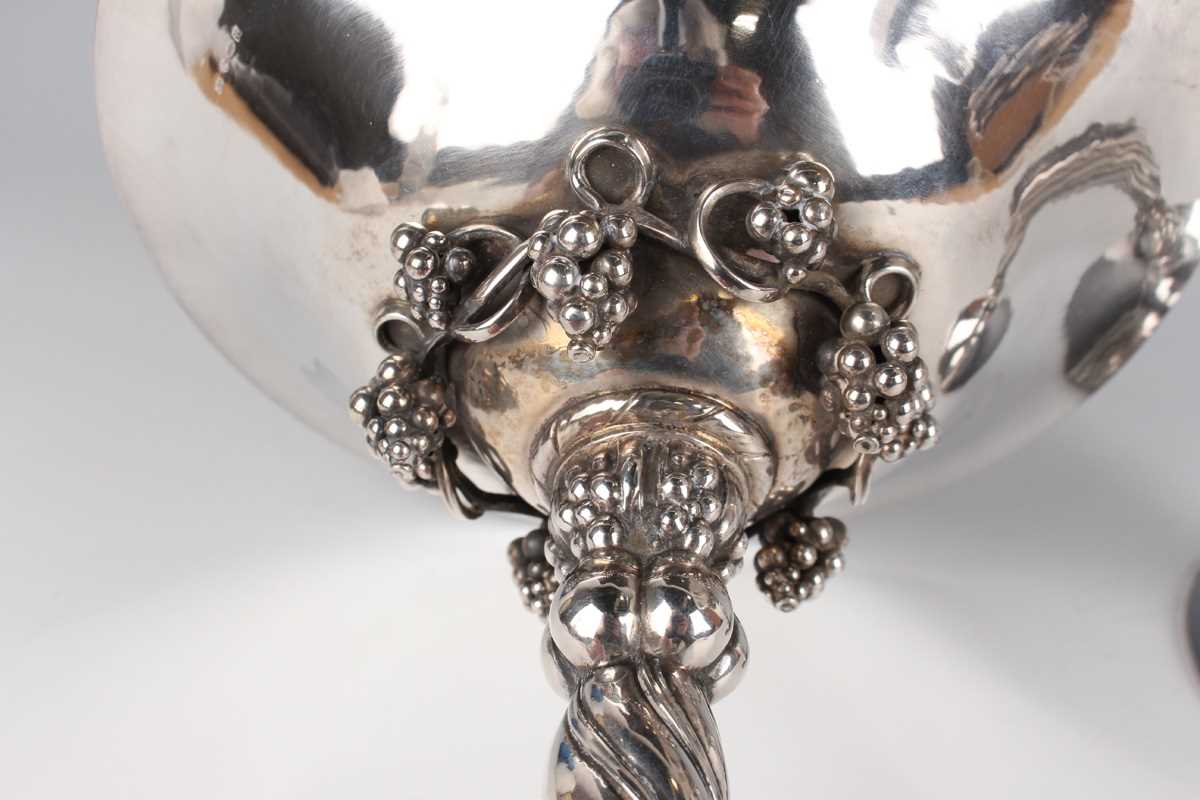 A near pair of Georg Jensen silver Grape pattern tazze, designed by Georg Jensen, numbered '263' and - Image 8 of 10