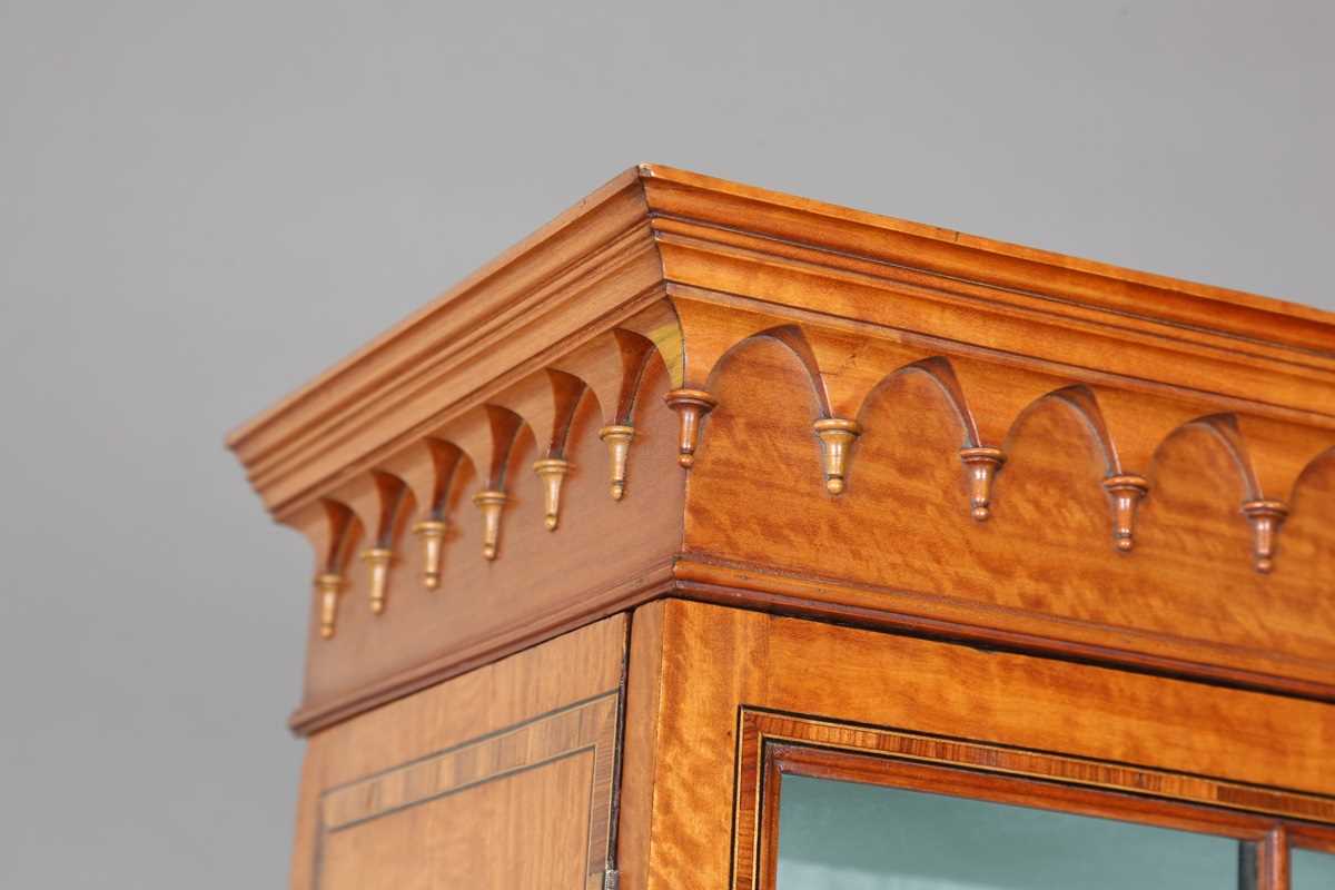An Edwardian Neoclassical Revival satinwood cylinder bureau bookcase with overall kingwood - Image 2 of 21