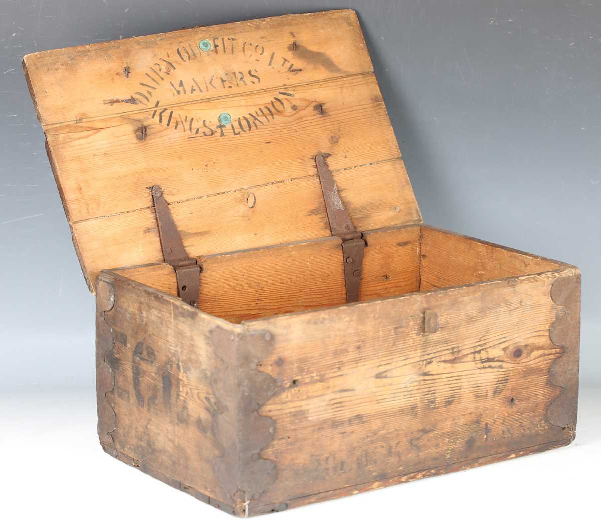 An early 20th century Peacocks Patent pine egg box by 'The Dairy Outfit Co', width 45cm. - Image 11 of 13