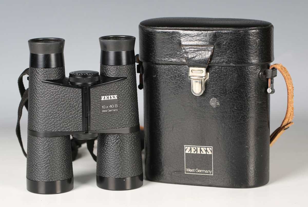 A pair of Zeiss 10 x 40 B binoculars, cased.