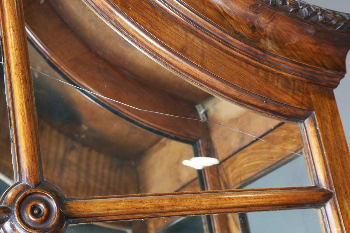A pair of early/mid-20th century Queen Anne style walnut display cabinets, the arched tops above - Image 3 of 23