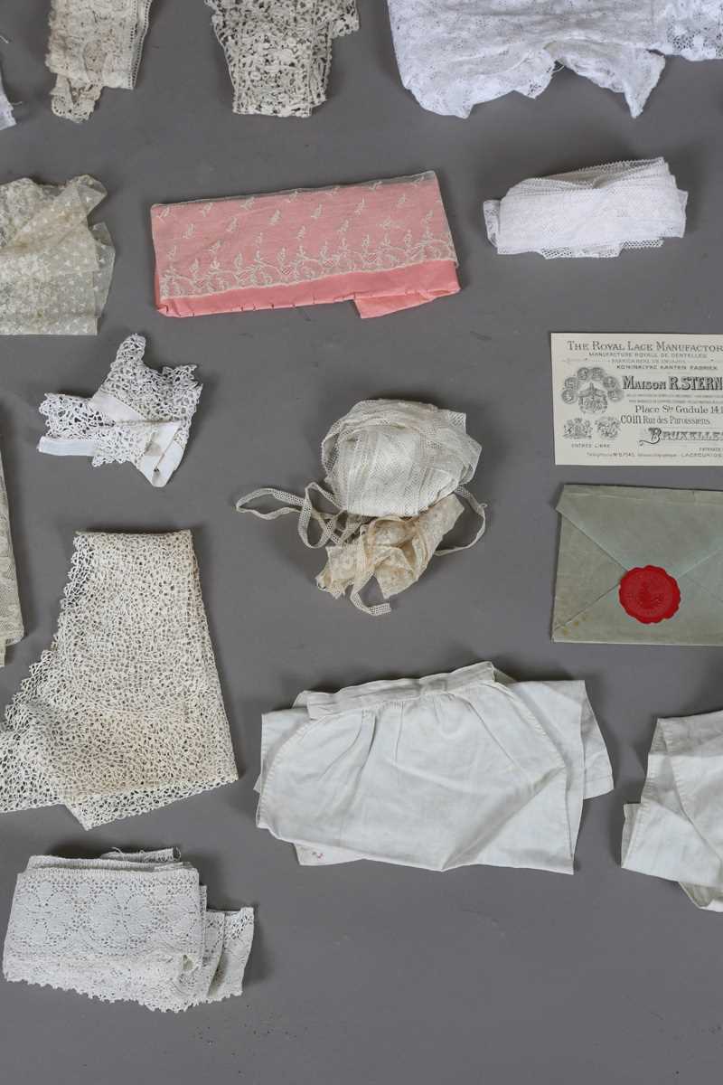 A group of mainly 19th century lace, including an Italian bertha collar, other Brussels collars, - Image 3 of 6