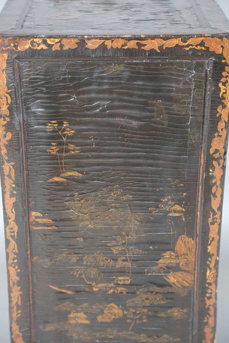 An 18th century Chinese black lacquered collector's cabinet, decorated in gilt with landscape - Image 27 of 28