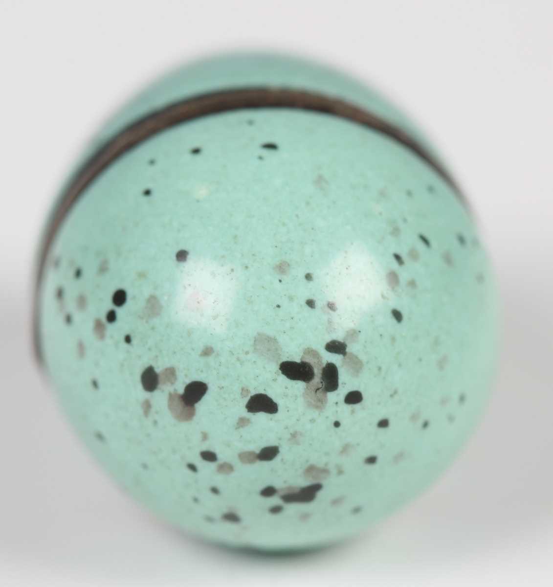A late 19th century enamelled novelty scent bottle, modelled and decorated as a robin's egg, the - Image 4 of 6