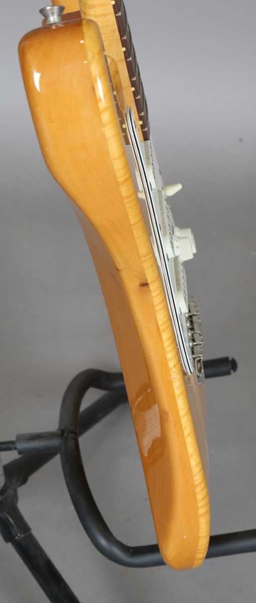 A Fender Stratocaster MIJ electric guitar, serial No. 5006278 (surface cracks to varnish). - Image 6 of 10