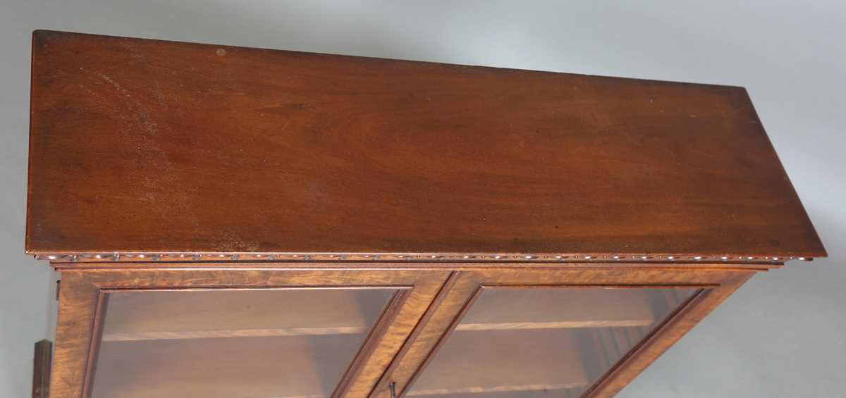 A fine early Victorian flame mahogany table-top or wall-hanging cabinet, in the manner of Gillows of - Image 2 of 9