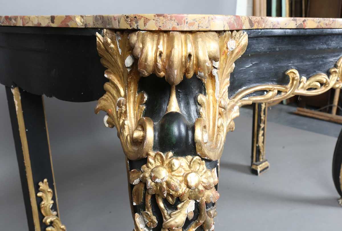 A 19th century Rococo Revival black painted and giltwood console table with a shaped Brèche d'Alep - Bild 5 aus 16