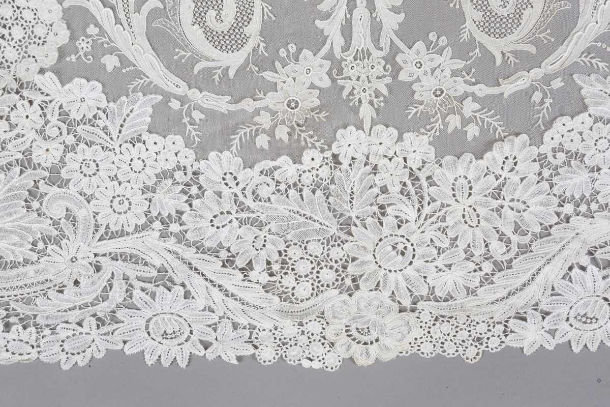 A 19th century Brussels Point de Gaze lace triangular panel, probably from the train of a dress, - Image 3 of 9