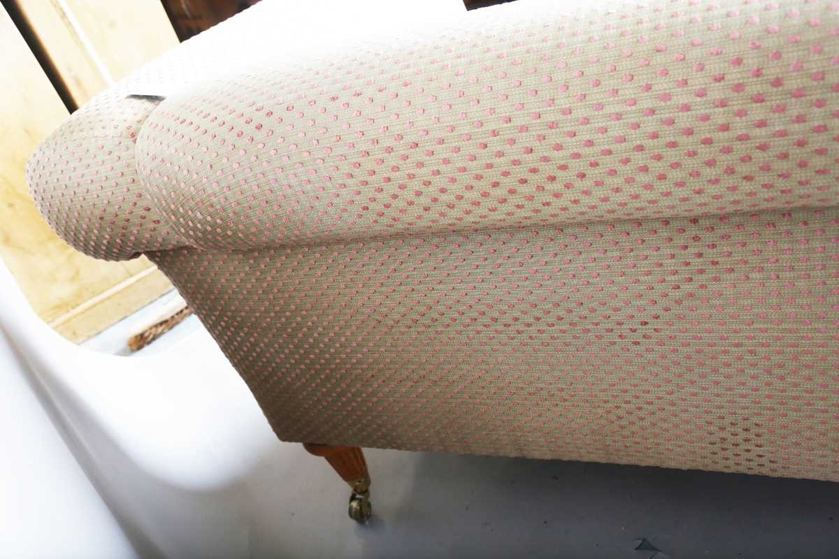 A David Linley scroll arm sofa, upholstered in pink dotted gilt damask, raised on fluted wooden legs - Image 14 of 17