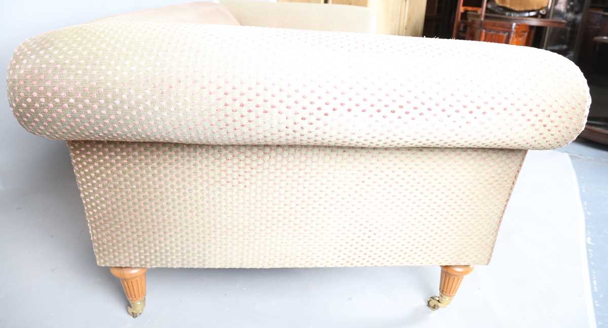 A David Linley scroll arm sofa, upholstered in pink dotted gilt damask, raised on fluted wooden legs - Image 12 of 17