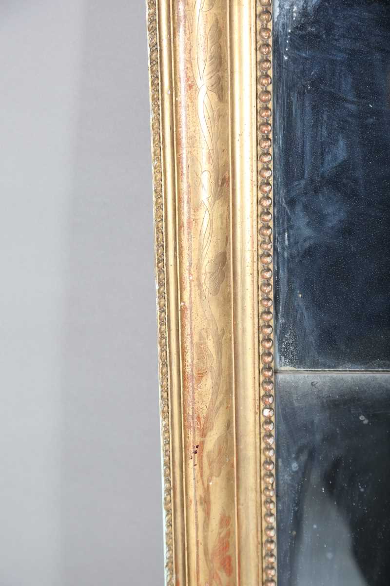 A 19th century French gilt gesso pier mirror with a sectional two-piece glass and foliate - Bild 4 aus 13