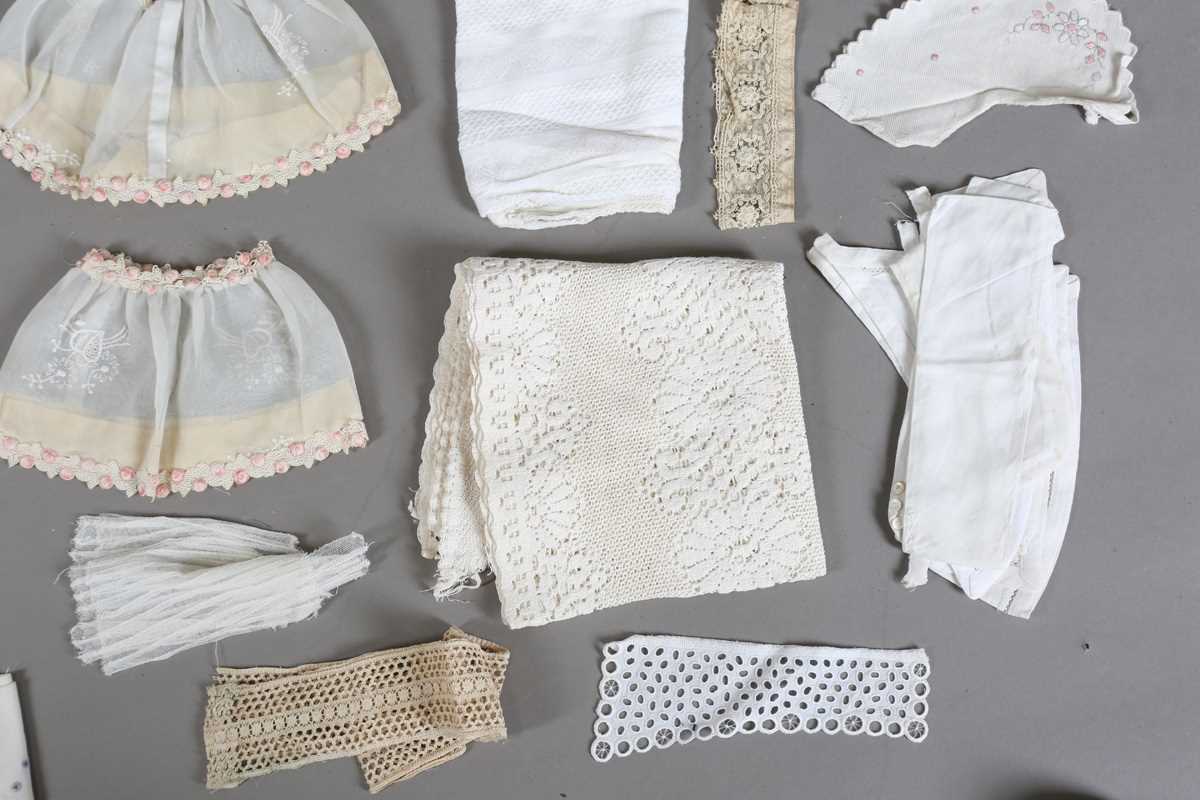 A quantity of whitework and lace, including various pairs of cuffs, flounces, collars and border - Image 3 of 12