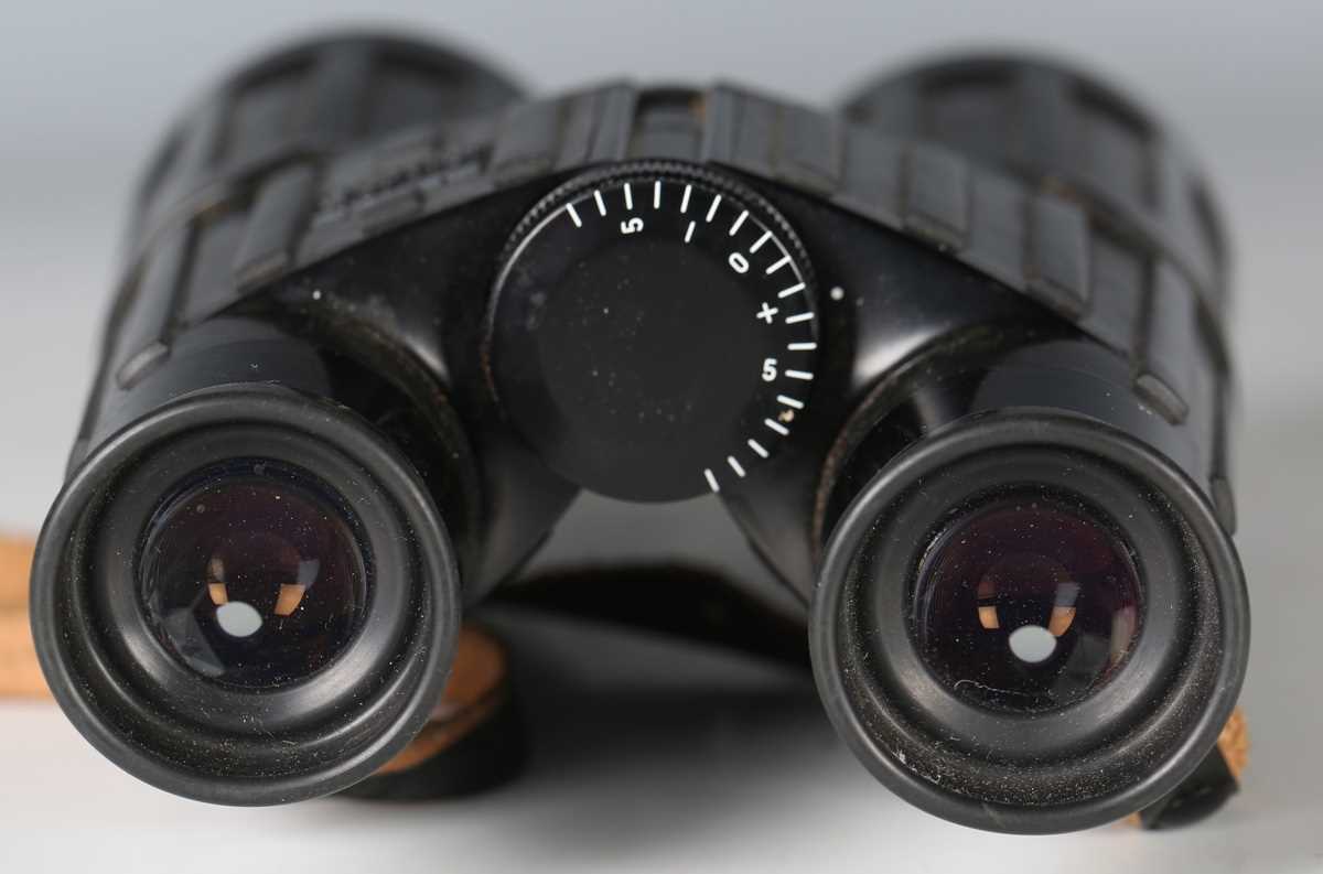 A pair of Zeiss 10 x 40 B binoculars, with outer rubber casing, cased. - Image 7 of 9