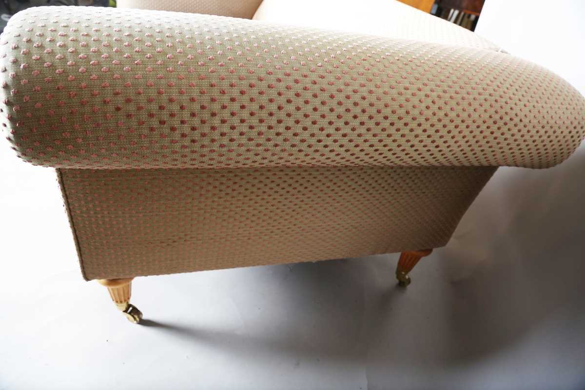 A David Linley scroll arm sofa, upholstered in pink dotted gilt damask, raised on fluted wooden legs - Image 17 of 17
