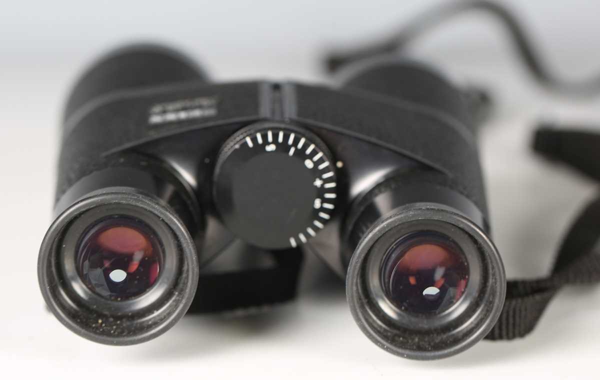 A pair of Zeiss 10 x 40 B binoculars, cased. - Image 5 of 8