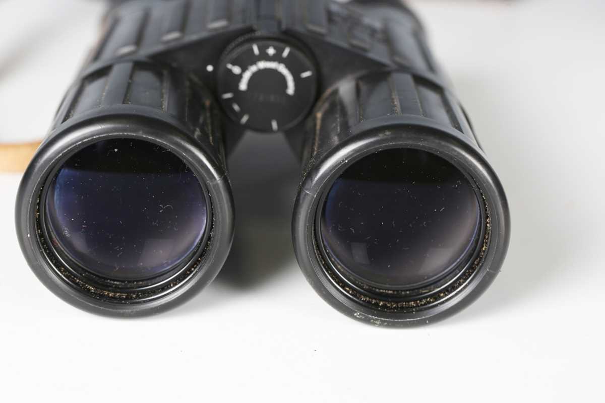 A pair of Zeiss 10 x 40 B binoculars, with outer rubber casing, cased. - Image 5 of 9