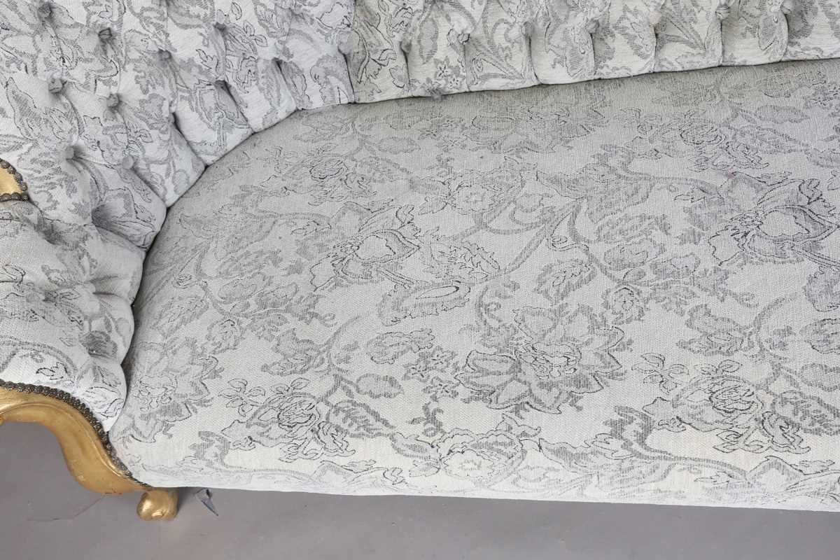 A late 20th century giltwood showframe chaise longue, height 86cm, length 166cm, depth 66cm. - Image 5 of 9