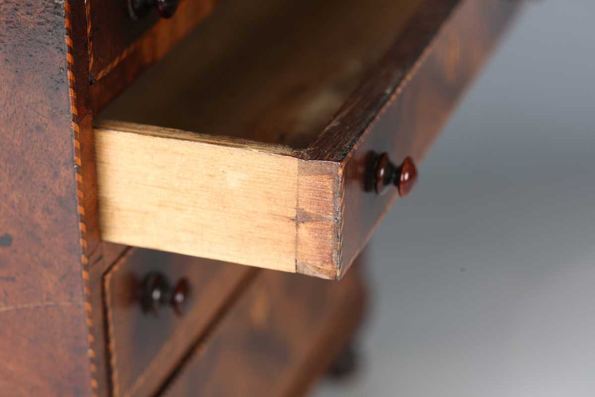A George III mahogany table-top chest of drawers, possibly an apprentice piece, with overall chequer - Image 2 of 11