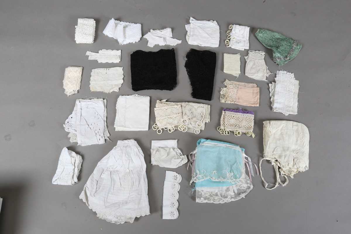 A quantity of whitework and lace, including various pairs of cuffs, flounces, collars and border - Image 6 of 12