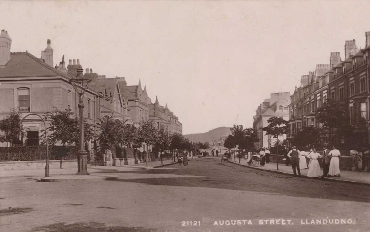 A collection of approximately 86 postcards of Wales, including photographic postcards titled ‘Six - Bild 10 aus 14