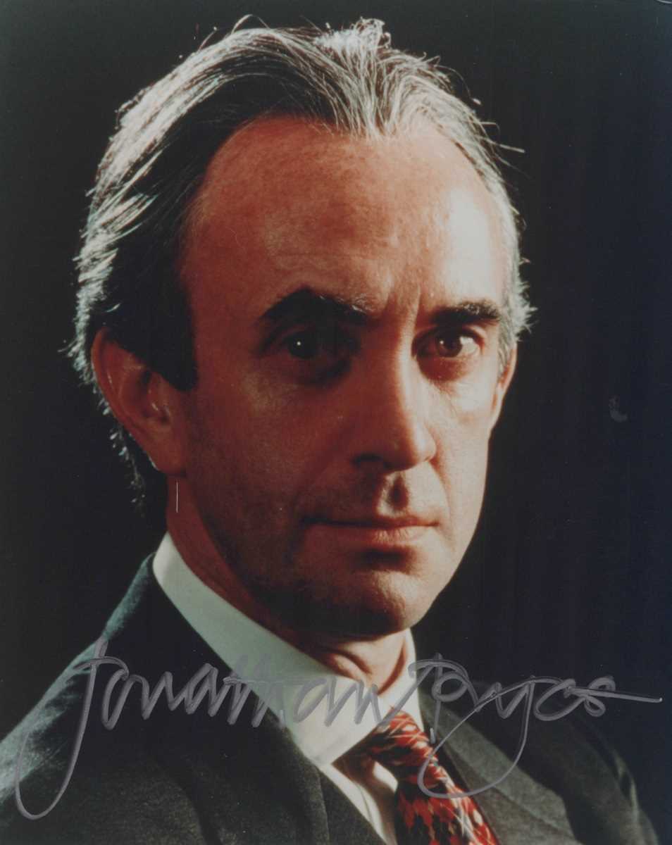 AUTOGRAPHS, JAMES BOND 007. A collection of 15 signed photographs of actors who have played James - Image 15 of 16