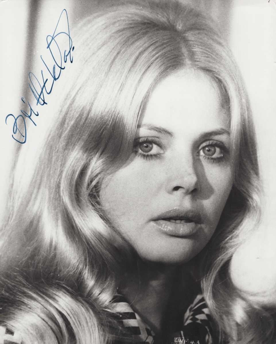 AUTOGRAPHS, JAMES BOND 007. A collection of approximately 73 signed photographs of actors who have - Image 5 of 10