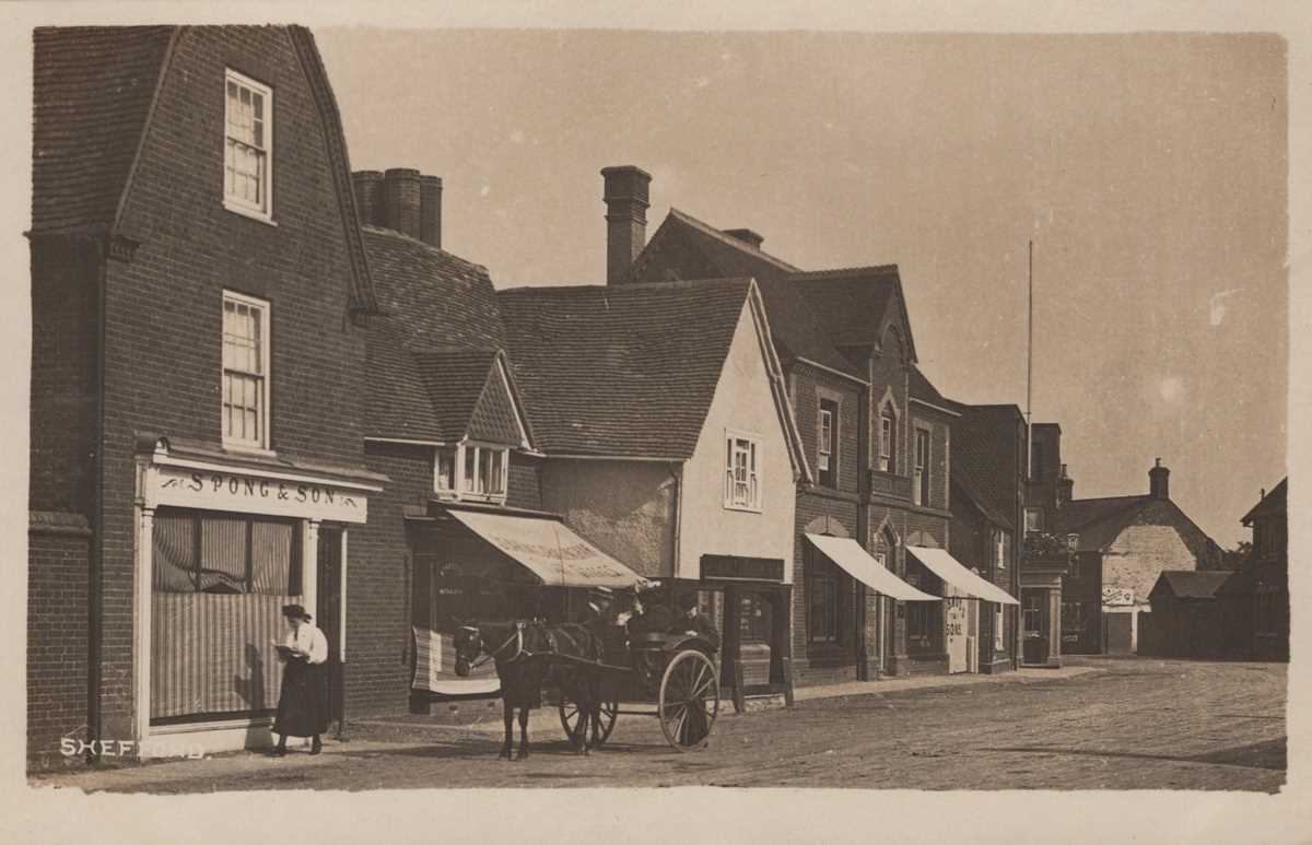 A collection of approximately 113 postcards of Shefford and its Bedfordshire environs in an album - Bild 6 aus 11