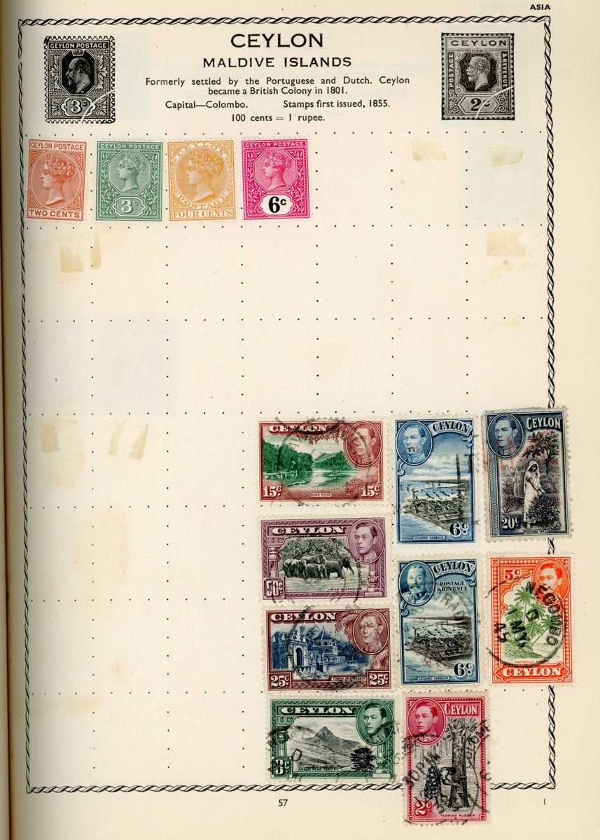 World stamps in Triumph album with Great Britain British Commonwealth, nothing after 1950s. - Bild 2 aus 5