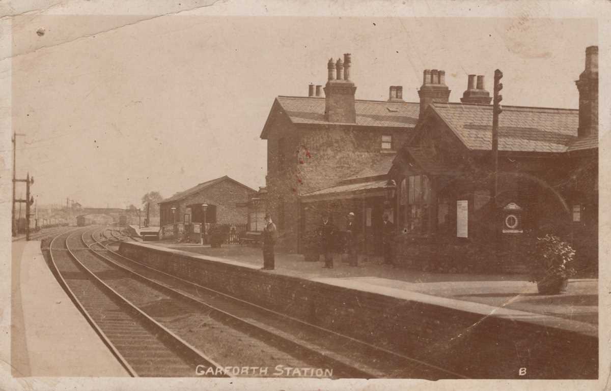 A collection of approximately 60 postcards of West Yorkshire including photographic postcards titled - Bild 3 aus 11