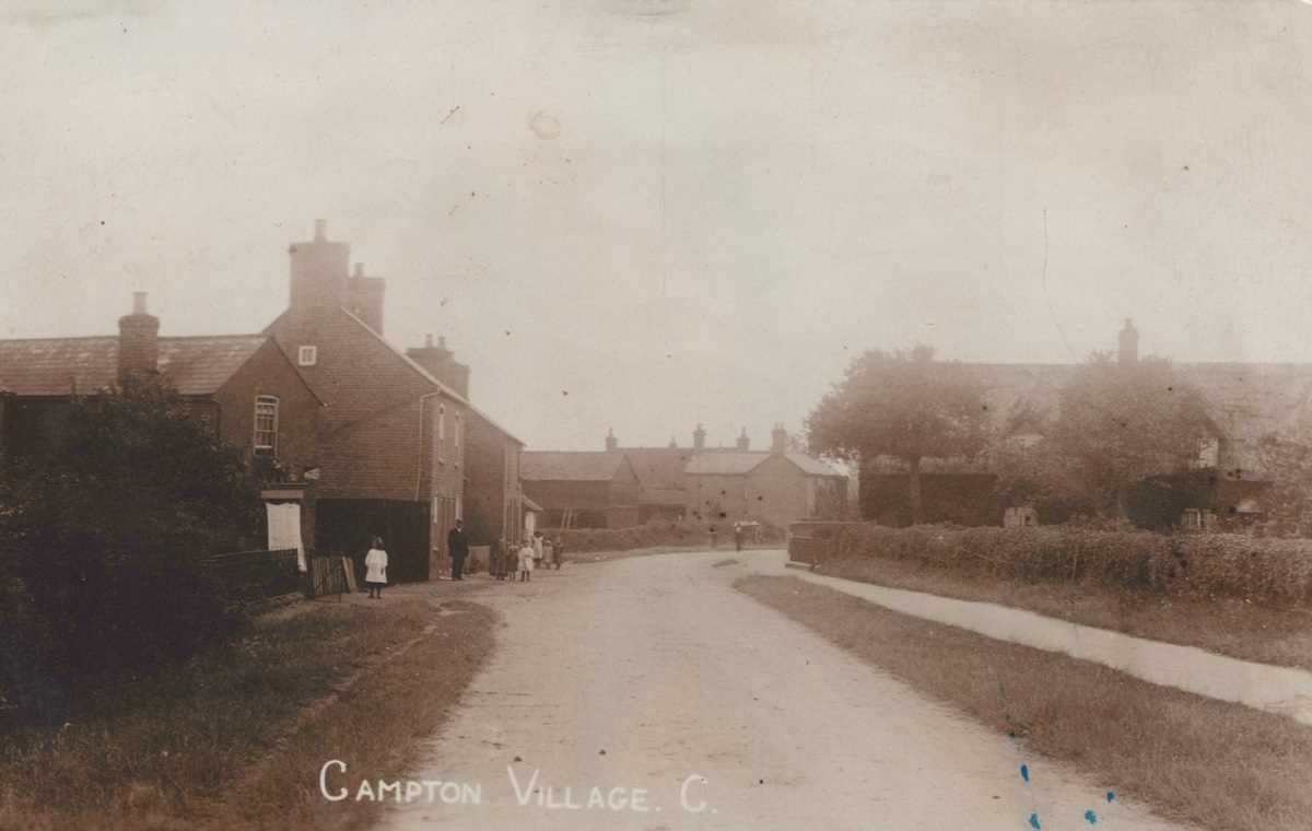 A collection of approximately 113 postcards of Shefford and its Bedfordshire environs in an album - Bild 11 aus 11