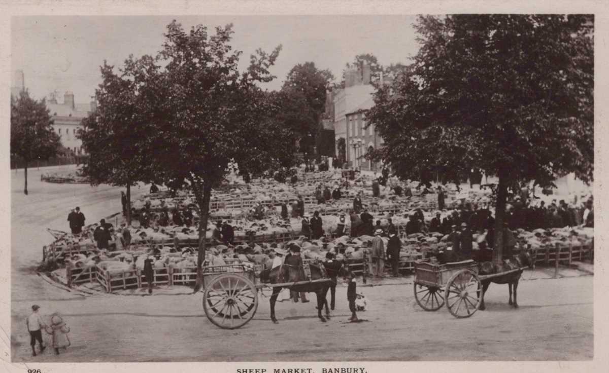 A collection of approximately 84 postcards of Oxfordshire including photographic postcards titled ‘ - Image 3 of 14