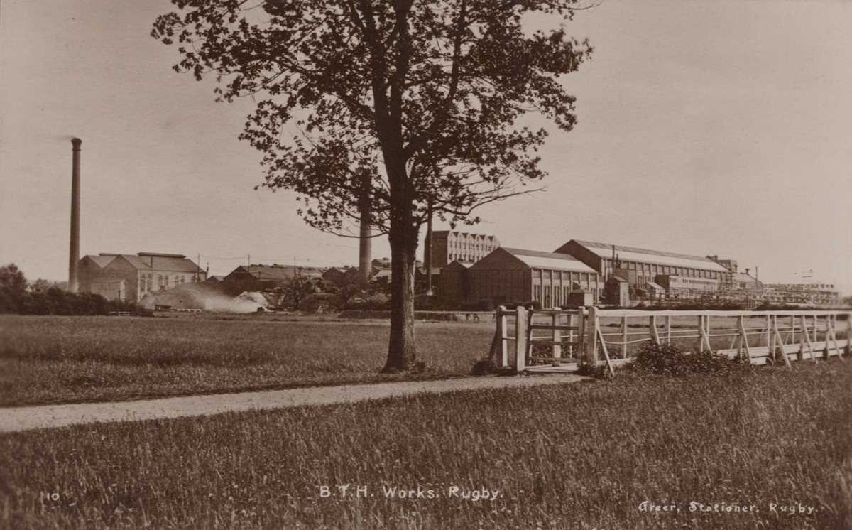 A collection of approximately 90 postcards of Warwickshire including photographic postcards - Image 3 of 15