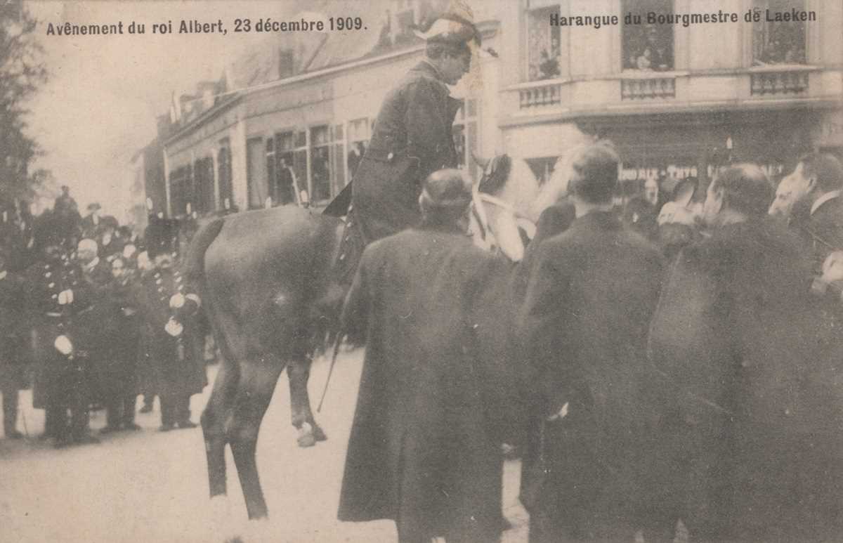 A collection of approximately 74 postcards of Belgium including several printed postcards of the ‘ - Bild 6 aus 7