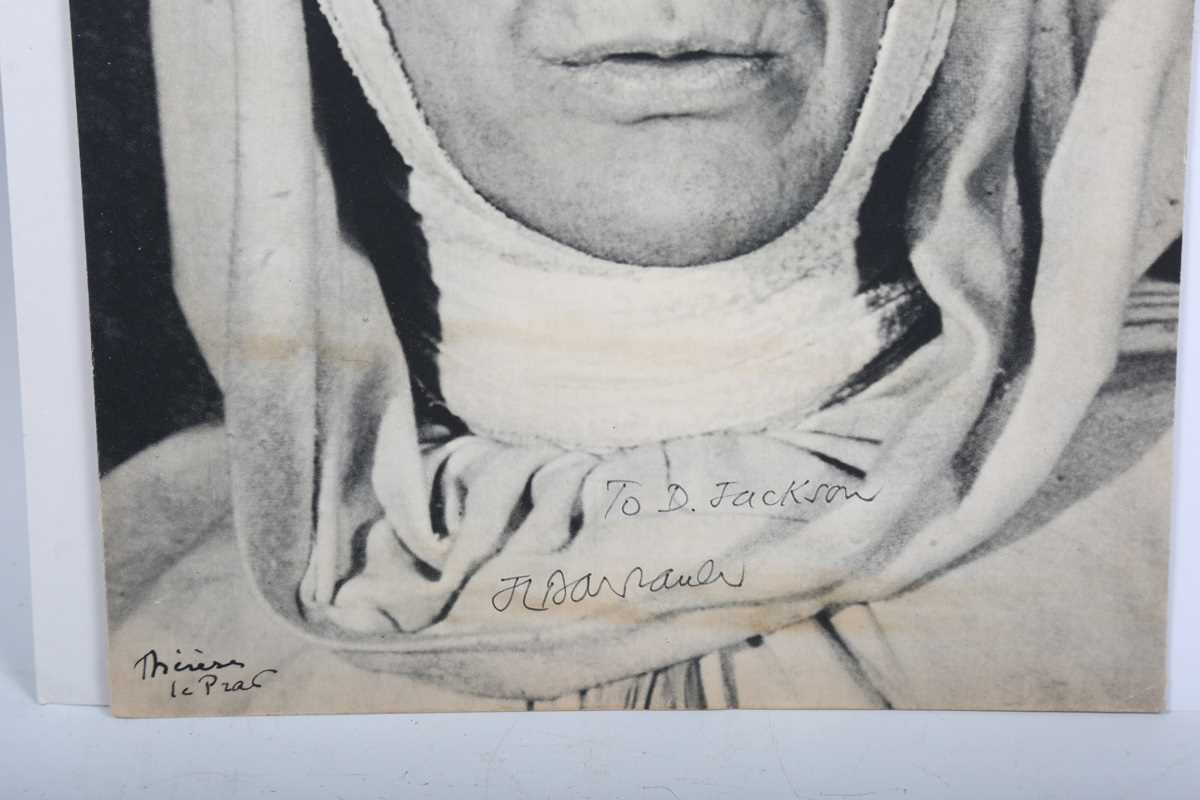 AUTOGRAPH. An autographed paperstock photograph signed by Jean-Louis Barrault and inscribed 'To D. - Bild 4 aus 6