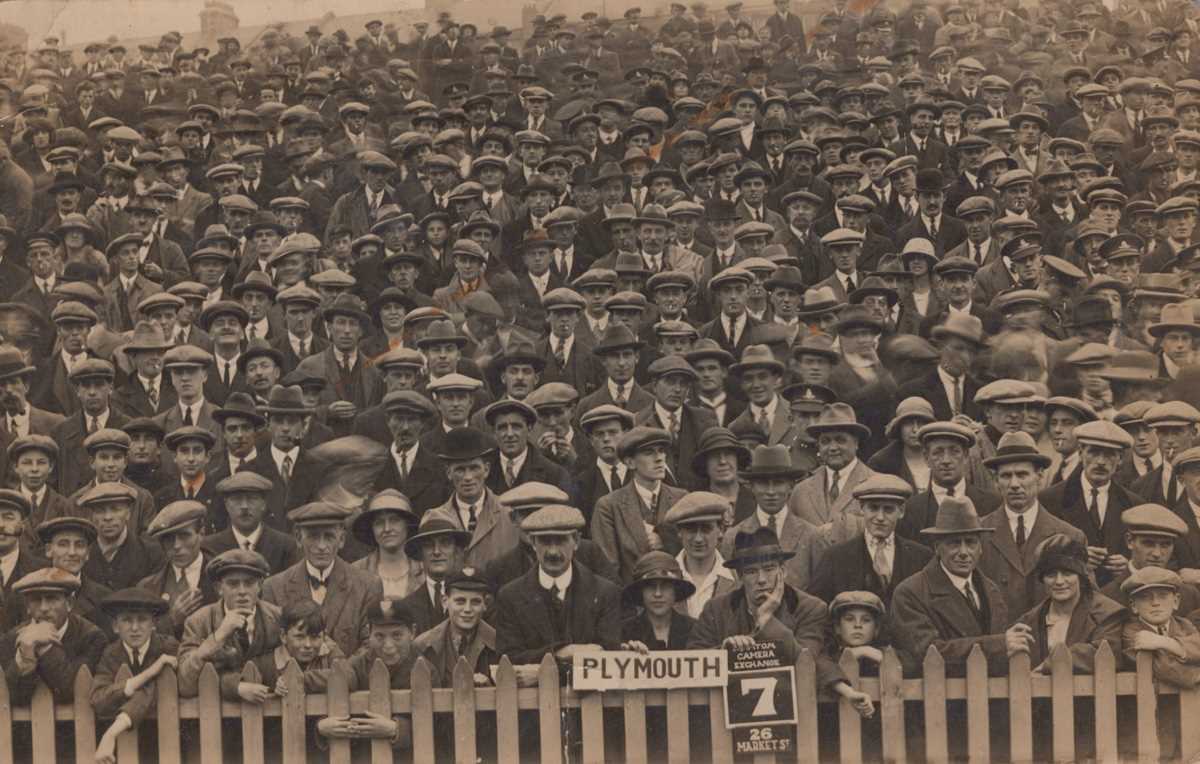 A group of 8 photographic postcards relating to Brighton and Hove Football Club, including a 1908- - Image 7 of 8