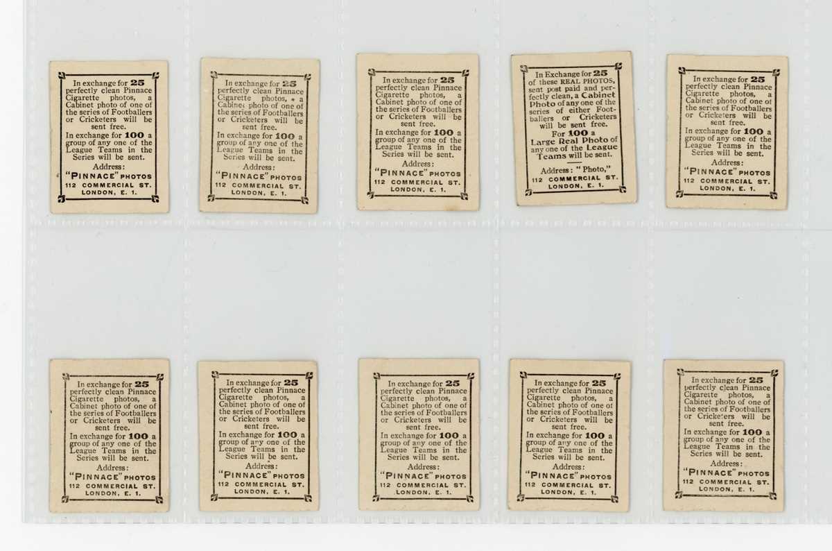 An album containing approximately 325 Godfrey Phillips Pinnace photographic cigarette cards of ‘ - Bild 3 aus 5