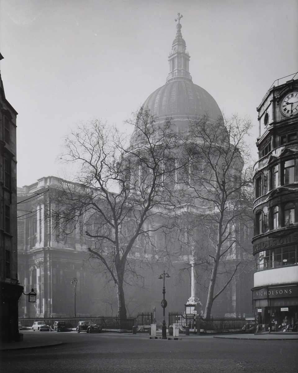 PHOTOGRAPH. A black and white photograph by Margaret Harker Farrand of St Paul’s Cathedral, - Bild 2 aus 7