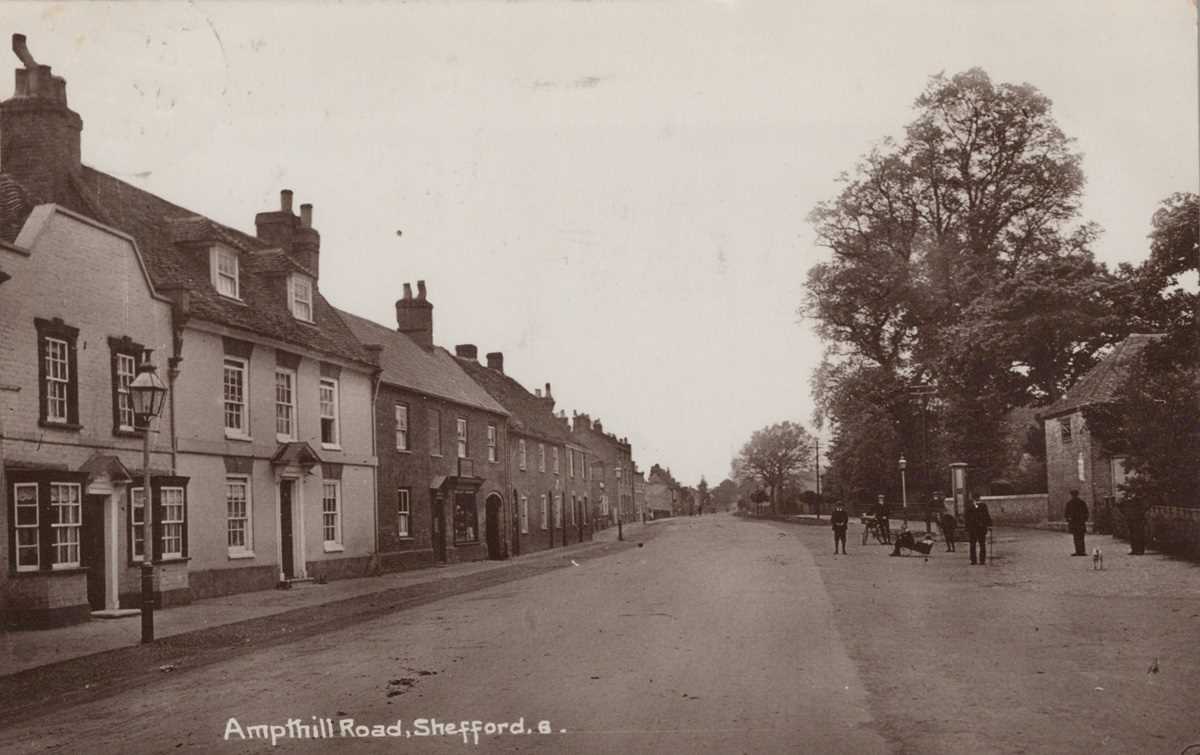 A collection of approximately 113 postcards of Shefford and its Bedfordshire environs in an album - Bild 5 aus 11