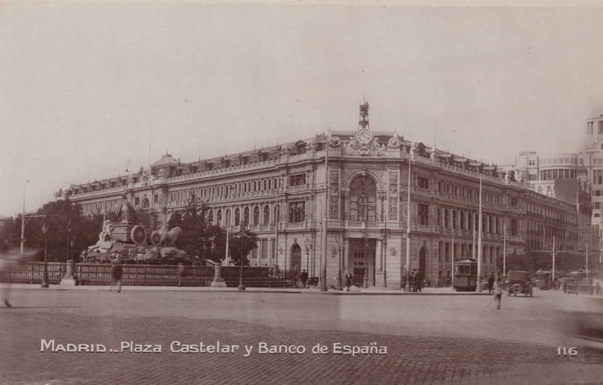A collection of approximately 60 postcards of Spain and Portugal. - Image 8 of 8