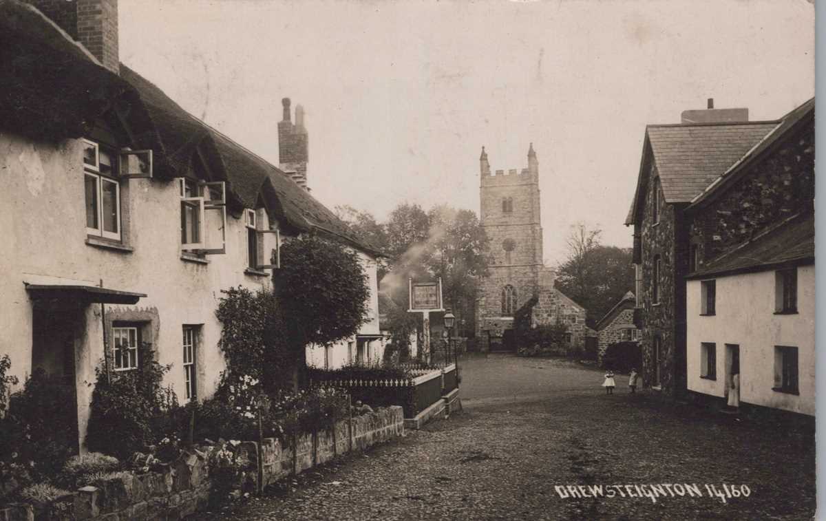 A collection of approximately 99 postcards of Devon including photographic postcards titled ‘Fore - Image 7 of 10