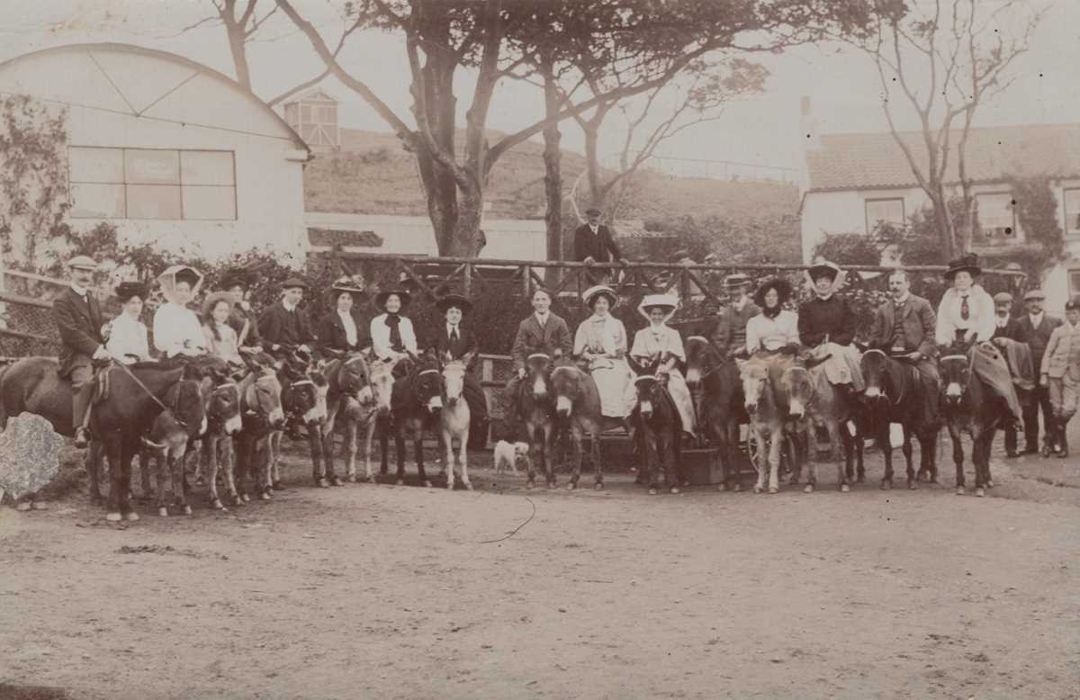 A collection of 33 postcards of East Yorkshire including photographic postcards titled ‘Hoist - Image 4 of 10