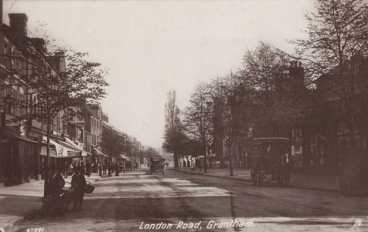 A collection of approximately 133 postcards of Lincolnshire including photographic postcards - Image 8 of 10