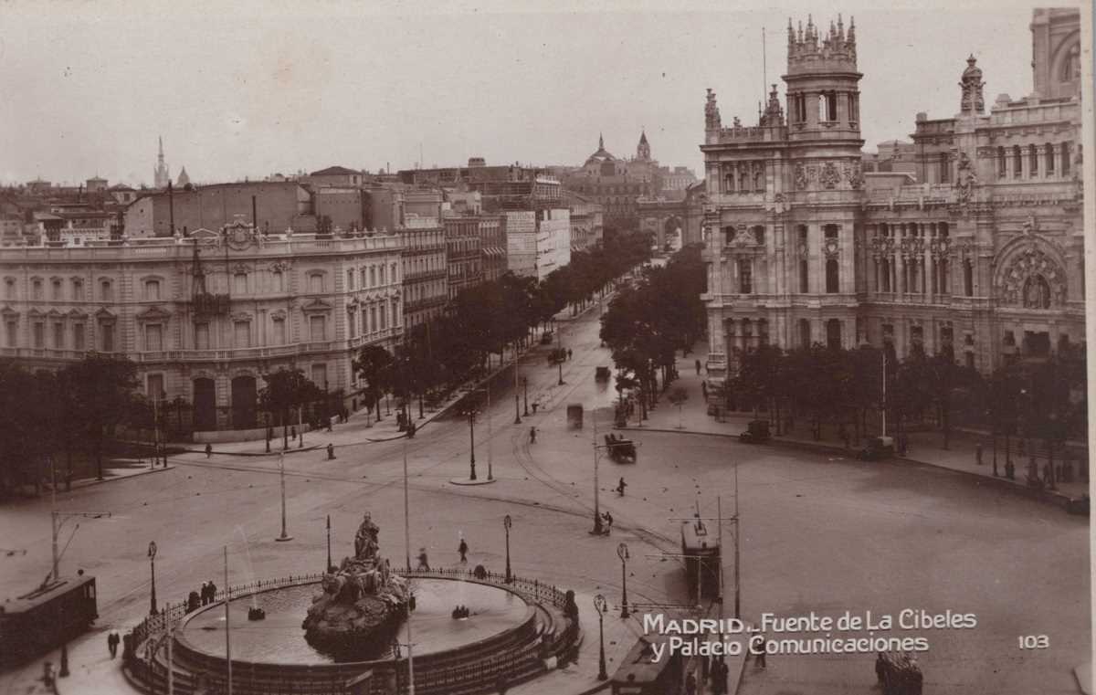 A collection of approximately 60 postcards of Spain and Portugal. - Image 5 of 8