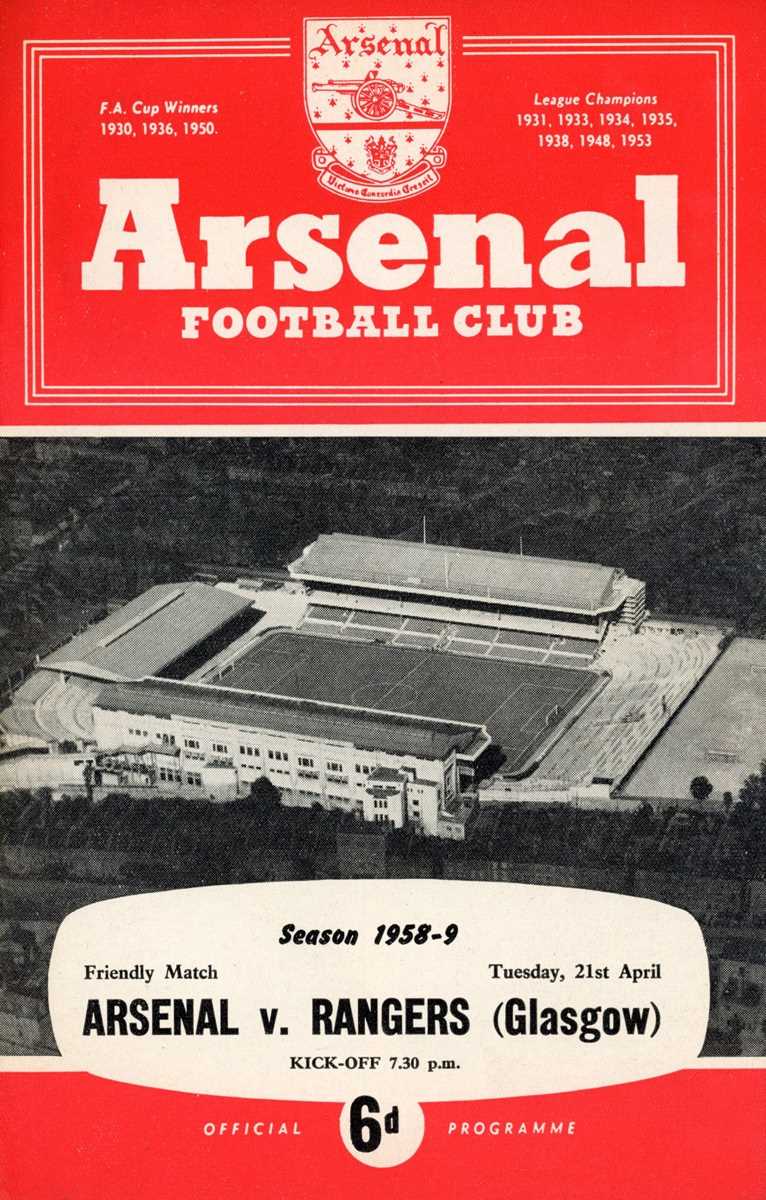 FOOTBALL PROGRAMMES. A collection of approximately 80 football programmes, the majority 1950s, - Bild 2 aus 5