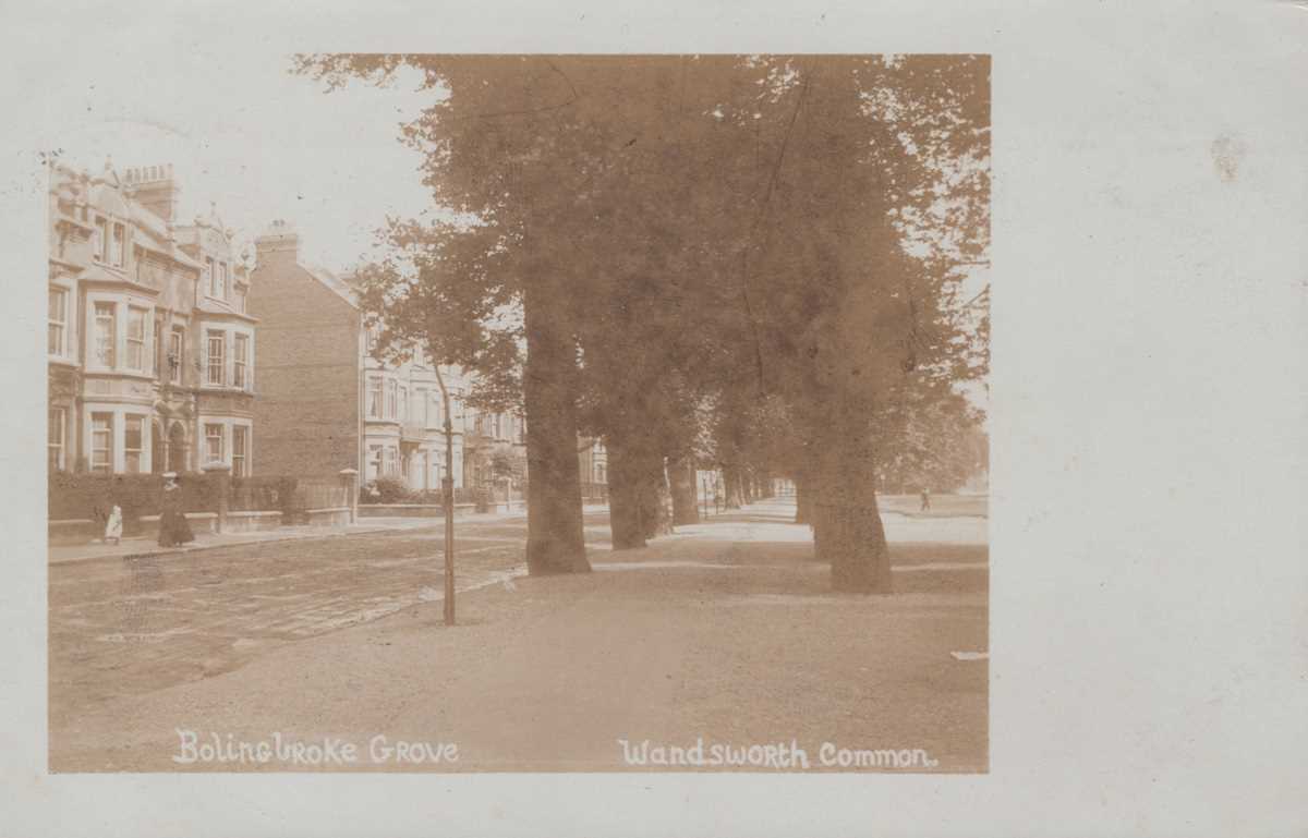 A collection of approximately 193 postcards of London and its suburbs including photographic - Image 25 of 27