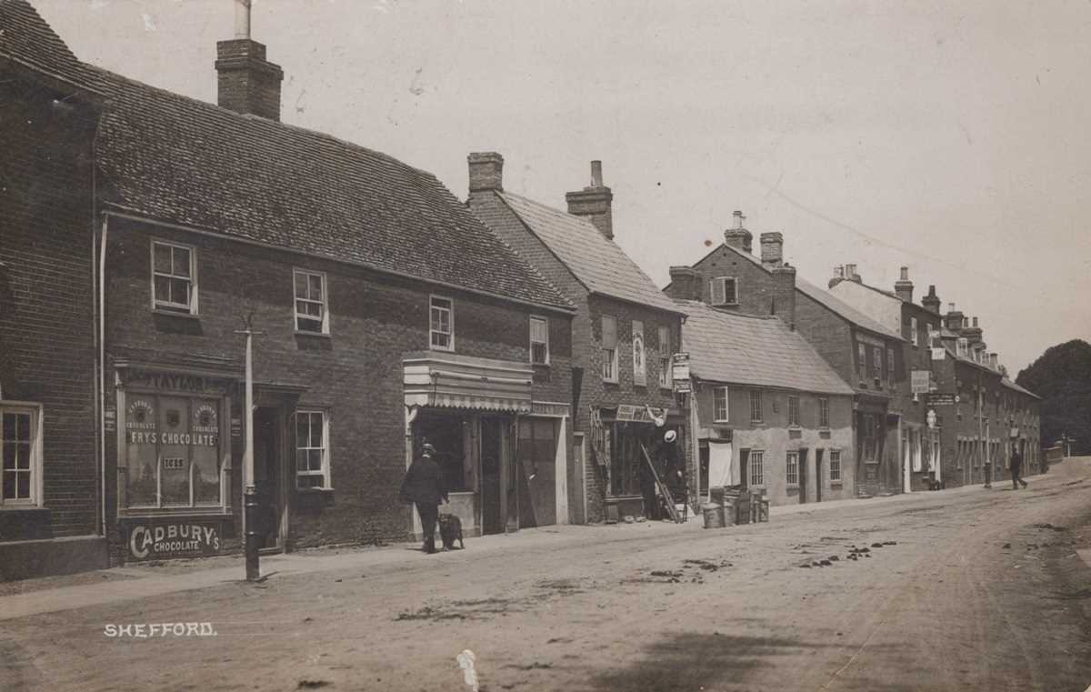 A collection of approximately 113 postcards of Shefford and its Bedfordshire environs in an album - Bild 8 aus 11