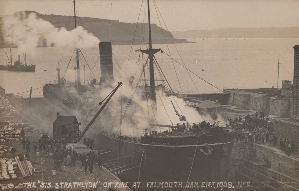 A group of eight postcards of shipwrecks and disasters, including postcards titled ‘Wreck of SS - Bild 2 aus 8