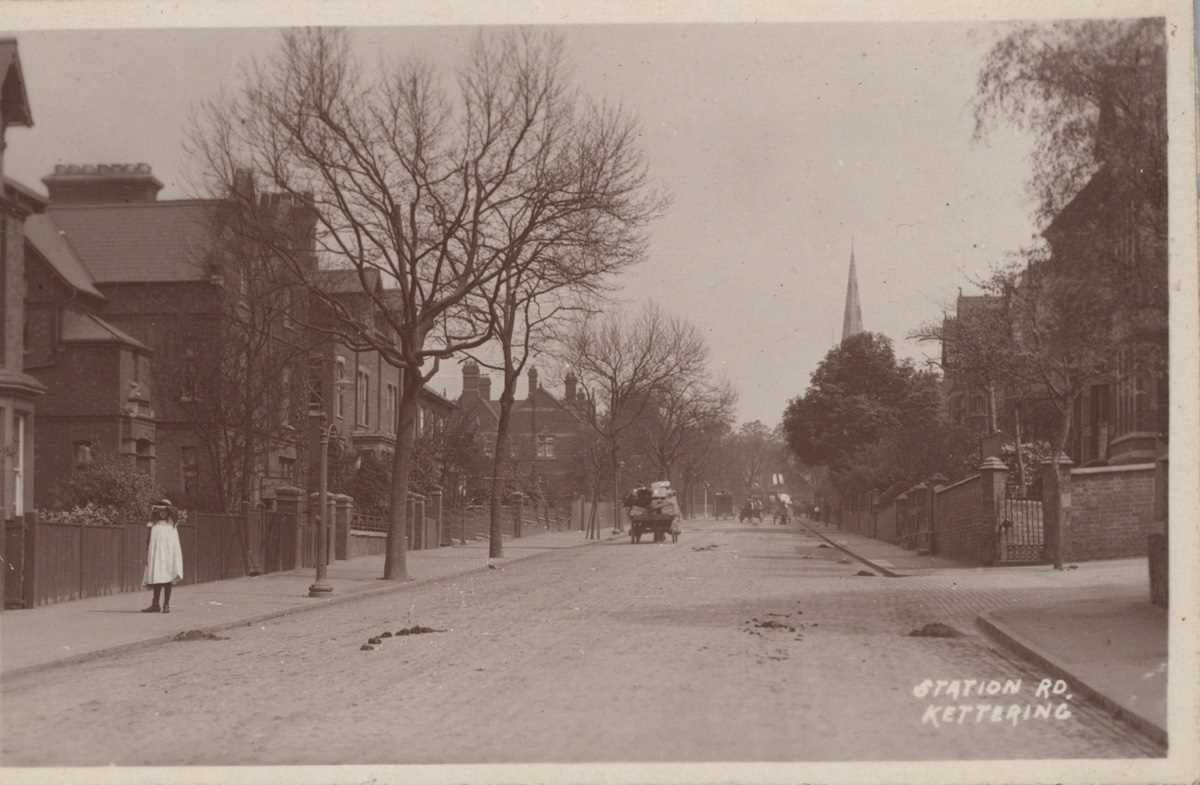 A collection of 42 postcards of Northamptonshire including photographic postcards titled ‘ - Image 4 of 7